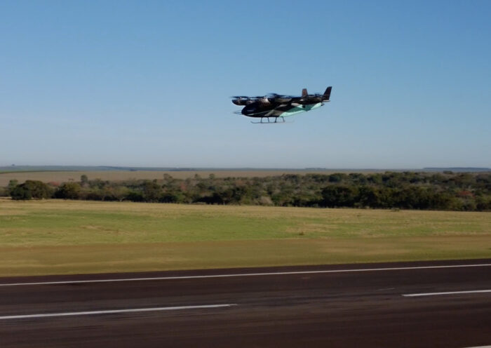 primeiro voo de transição parcial de seu protótipo de engenharia eVTOL (aeronave elétrica de decolagem e pouso vertical)