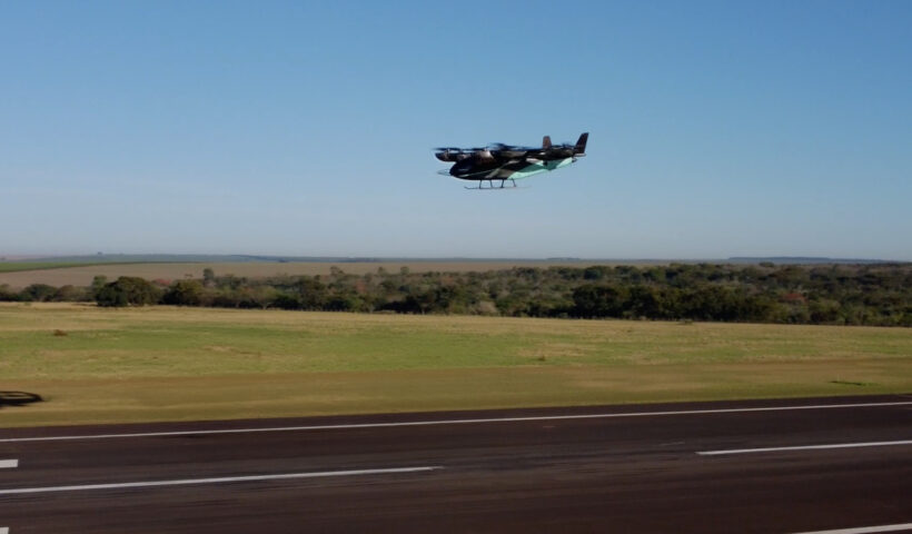primeiro voo de transição parcial de seu protótipo de engenharia eVTOL (aeronave elétrica de decolagem e pouso vertical)