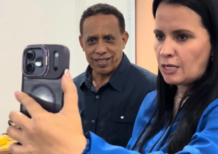 Em videochamada, governador Tarcísio confirma obras na SP-050 a deputada Letícia