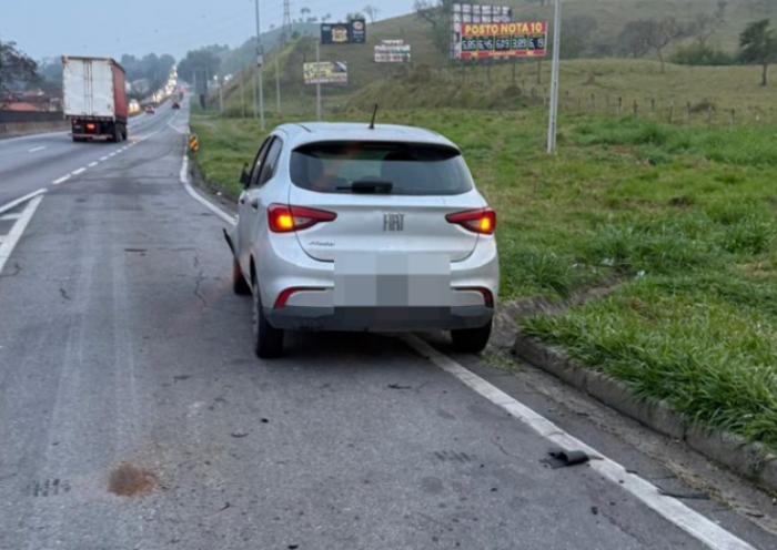 O acidente aconteceu por volta das 4h05, no km 63,6 da Rodovia Presidente Dutra, na pista sentido Rio de Janeiro.