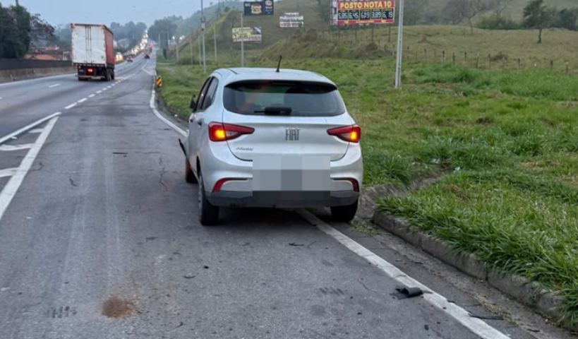 O acidente aconteceu por volta das 4h05, no km 63,6 da Rodovia Presidente Dutra, na pista sentido Rio de Janeiro.