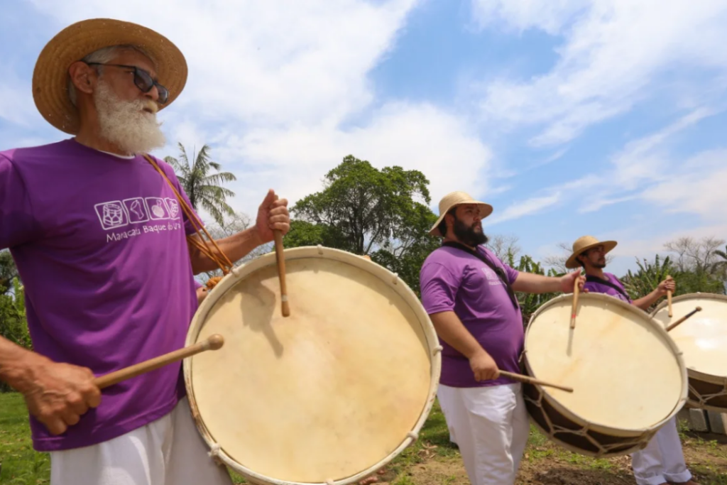 Sede da FCCR recebe o grupo Baque do Vale em apresentação de maracatu no dia 27 de agosto, durante o Bar de Quinta, em São José dos Campos.