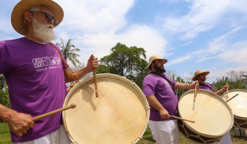 Sede da FCCR recebe o grupo Baque do Vale em apresentação de maracatu no dia 27 de agosto, durante o Bar de Quinta, em São José dos Campos.