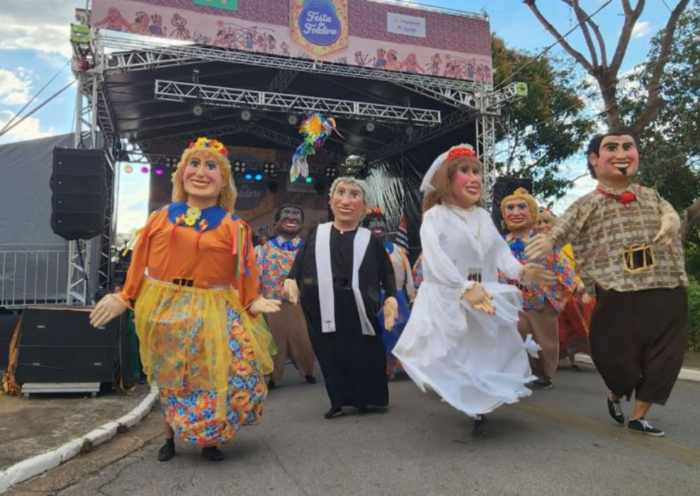 Taubaté recebe a 65ª Festa do Folclore neste fim de semana, com cortejo, congadas, maracatu, shows, teatro, gastronomia e entrada gratuita.