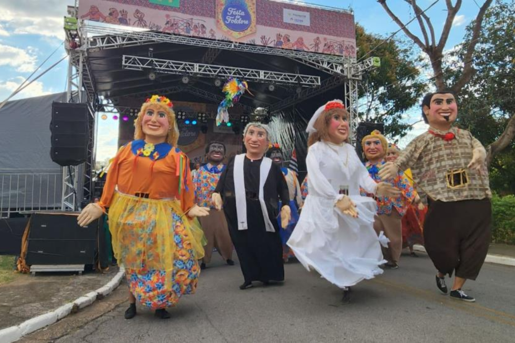 Taubaté recebe a 65ª Festa do Folclore neste fim de semana, com cortejo, congadas, maracatu, shows, teatro, gastronomia e entrada gratuita.
