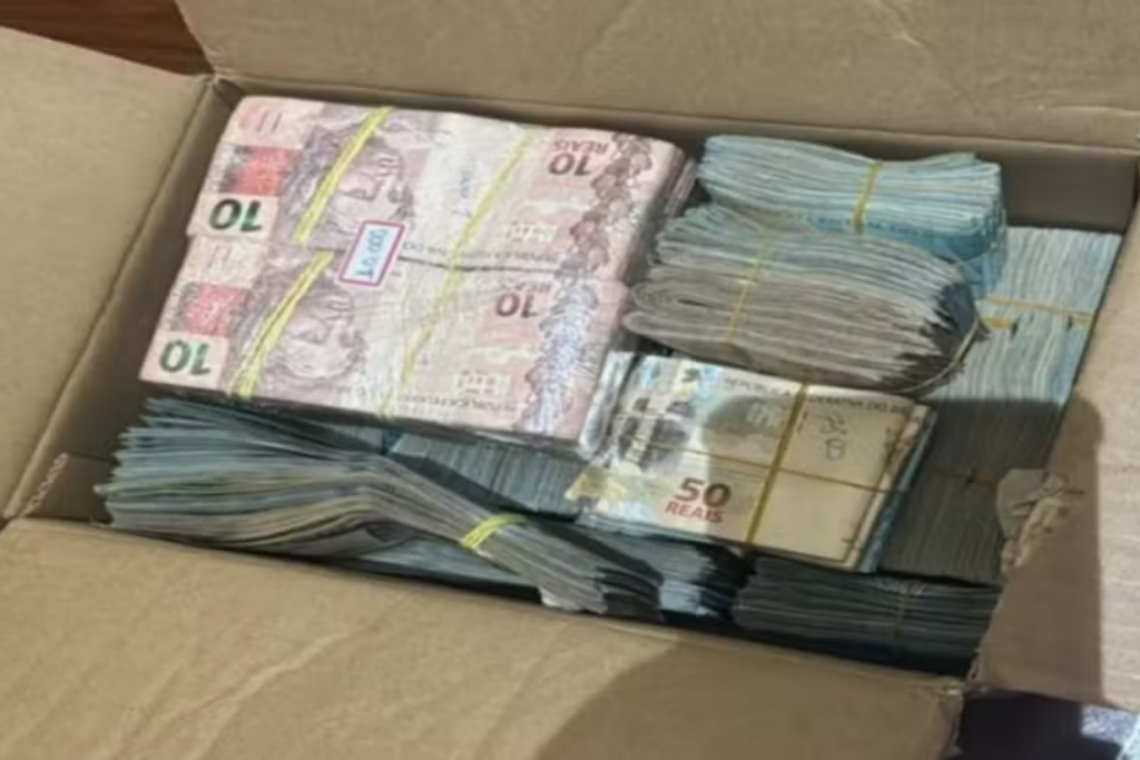 São Sebastião é alvo da Operação Merx, que investiga policiais suspeitos de cobrar propina para liberar cargas de origem irregular.