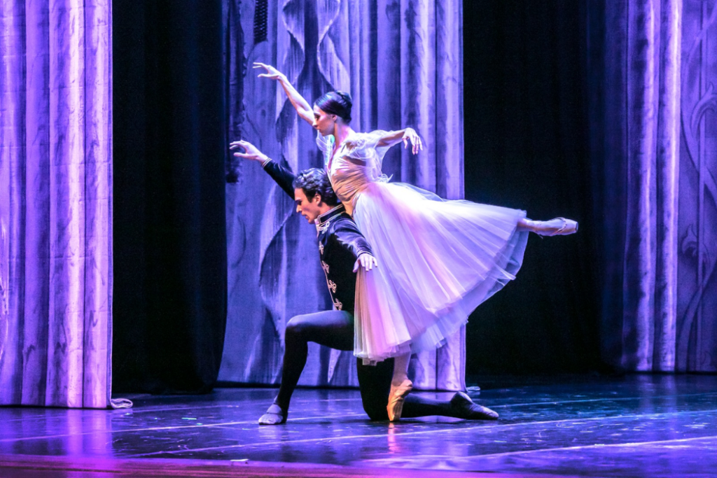 Gala Concert, com a bailarina Oksana Bondareva, apresenta clássicos do balé no Teatro Municipal de São José dos Campos