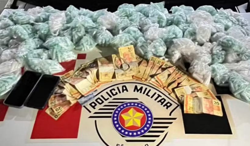 Homem é preso com mais de 5 kg de cocaína, divididos em 2.775 porções, durante abordagem da PM na Zona Sul de São José dos Campos.
