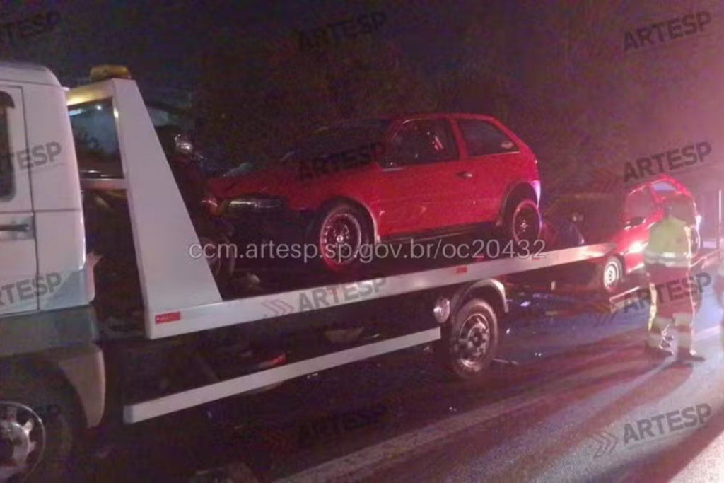 Homem morre após ser atropelado por uma carreta na Rodovia Carvalho Pinto, em Caçapava, na noite desta sexta-feira (7).