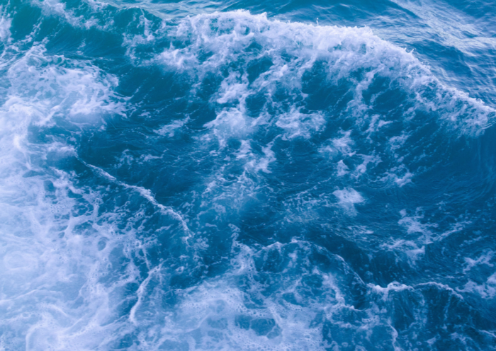 Marinha alerta para ressaca entre Ilhabela e São João da Barra, com ondas de até 2,5 metros entre segunda (10) e terça-feira (11).