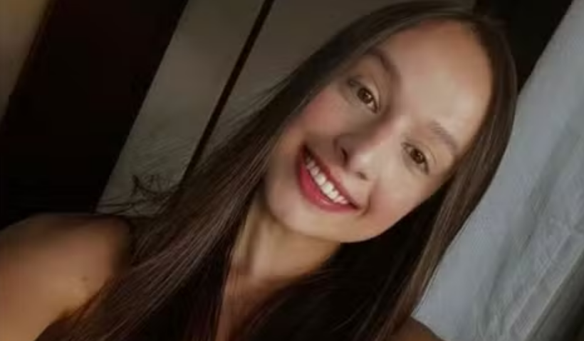 Jovem de 23 anos morre após ser baleada em praça de Pindamonhangaba. Ex-companheiro é preso e caso é investigado como feminicídio.
