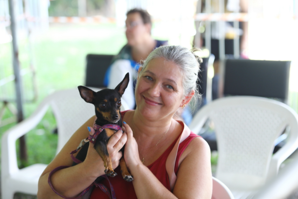 São José dos Campos abre mil vagas para castração e microchipagem gratuita de cães e gatos pelo programa Meu Pet Feliz.