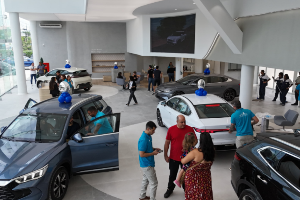 Grupo automotivo tem vagas de emprego em São José dos Campos para vendedor de autos seminovos e assistente de qualidade. Confira os requisitos.
