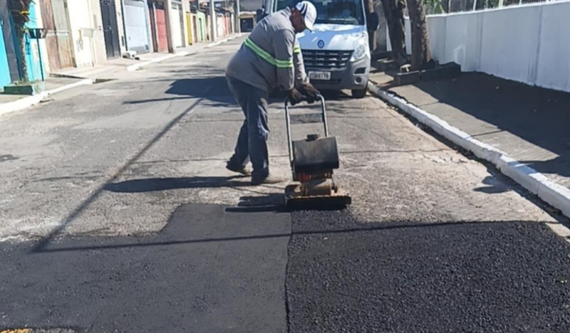 Prefeitura de Taubaté realizou 2.455 reparos em vias pavimentadas durante julho, segundo dados divulgados pela administração municipal.