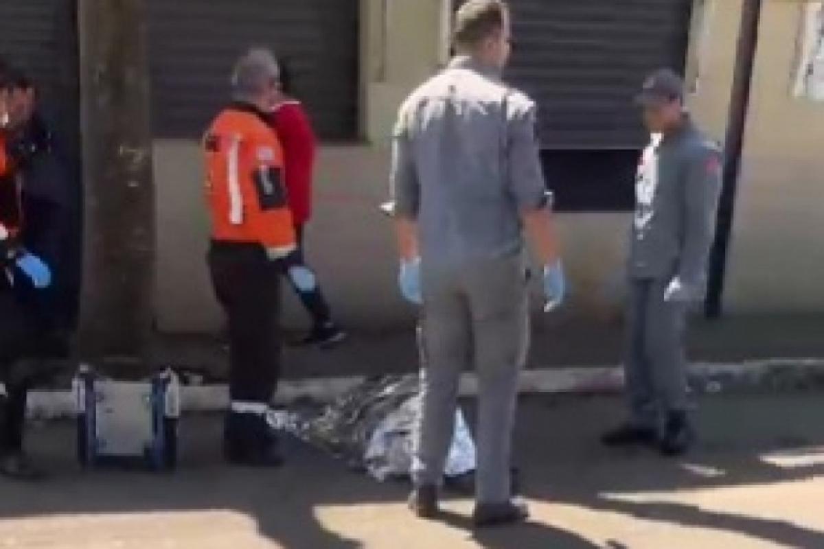 O homem realizava serviços de manutenção quando teria sofrido o choque elétrico. O óbito foi constatado ainda no local.
