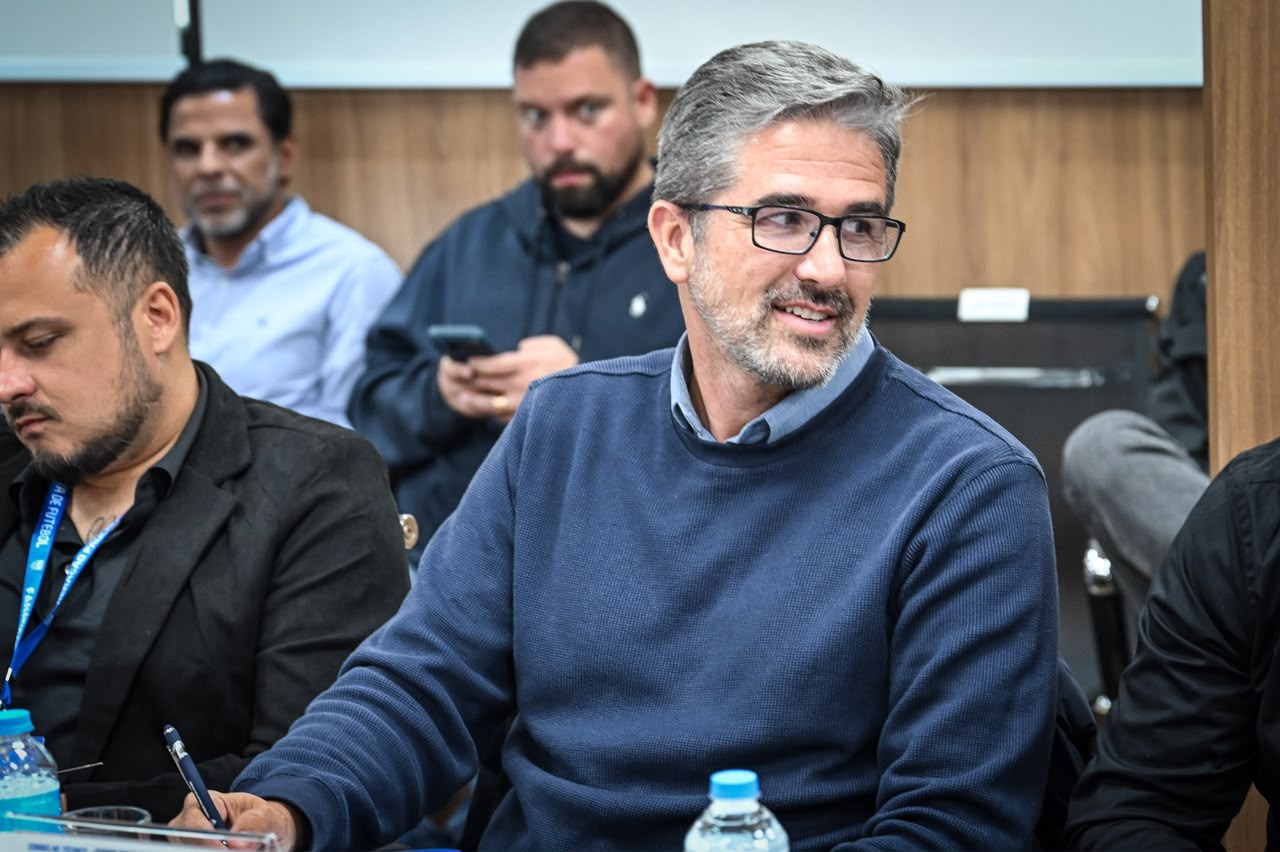 Rodrigo Pastana durante conselho técnico da Copa Paulista
