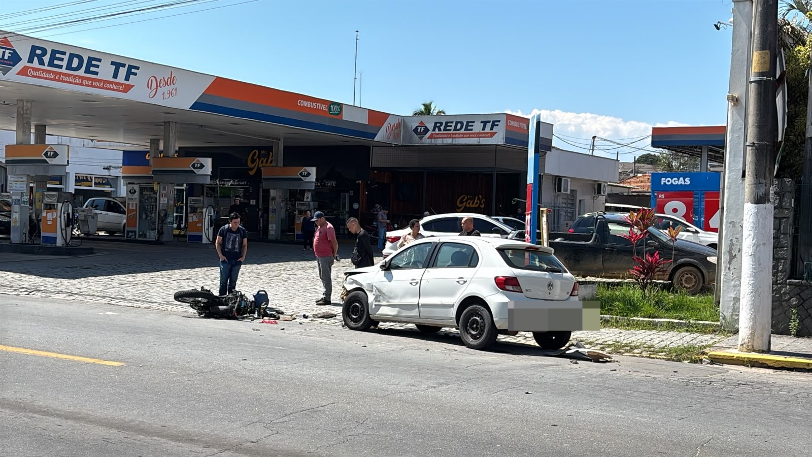 O motociclista foi socorrido em estado grave para a UPA de Guaratinguetá, mas não resistiu aos ferimentos e veio a óbito.