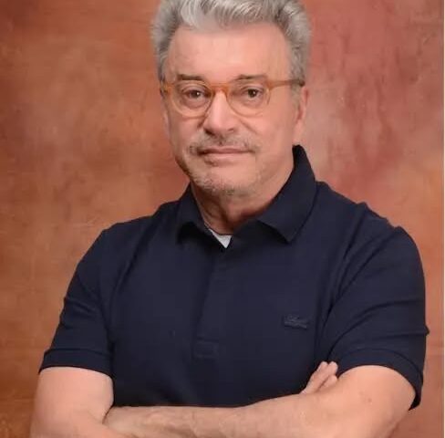 Projeto São José, Cidade Leitora homenageia jornalista e escritor Edney Silvestre na Academia Joseense de Letras