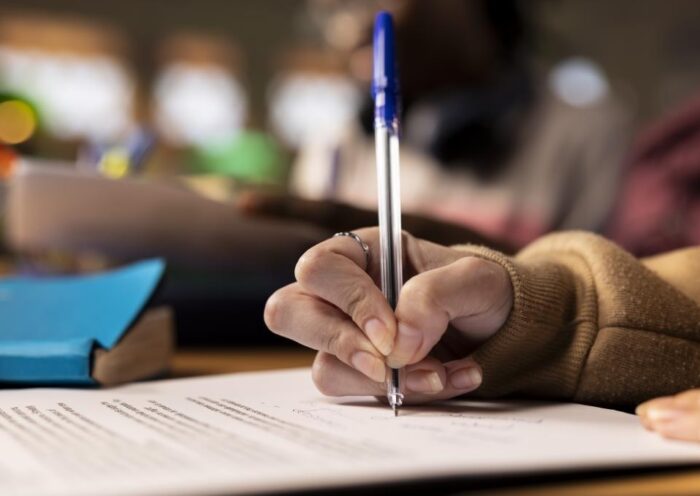 Concurso de Caçapava abre 51 vagas na Educação; salários chegam a R$ 6,8 mil