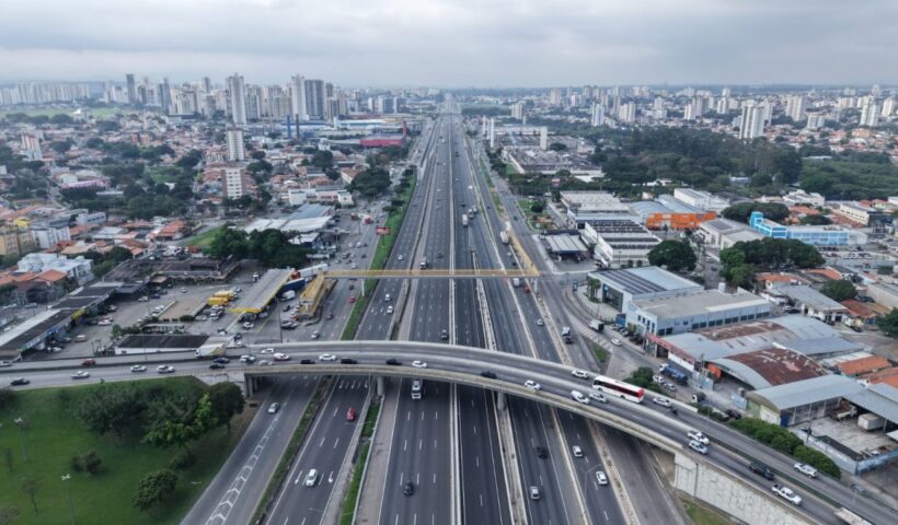 Dutra terá interdição para lançamento de cabos de rede elétrica na madrugada desta quarta (9) em SJC
