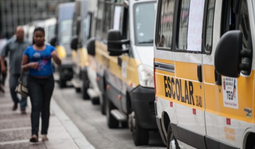 Rematrícula escolar: veja cuidados com reajustes e contratos