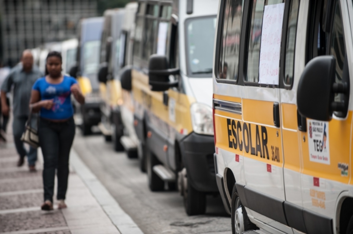 Rematrícula escolar: veja cuidados com reajustes e contratos