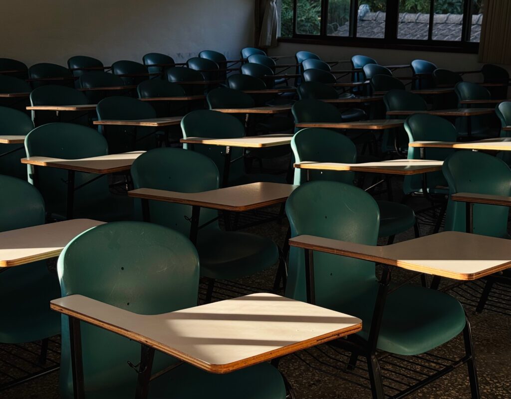 São Paulo e Rio de Janeiro têm uma das piores percepções sobre a qualidade das escolas públicas, aponta pesquisa nacional de 2026.