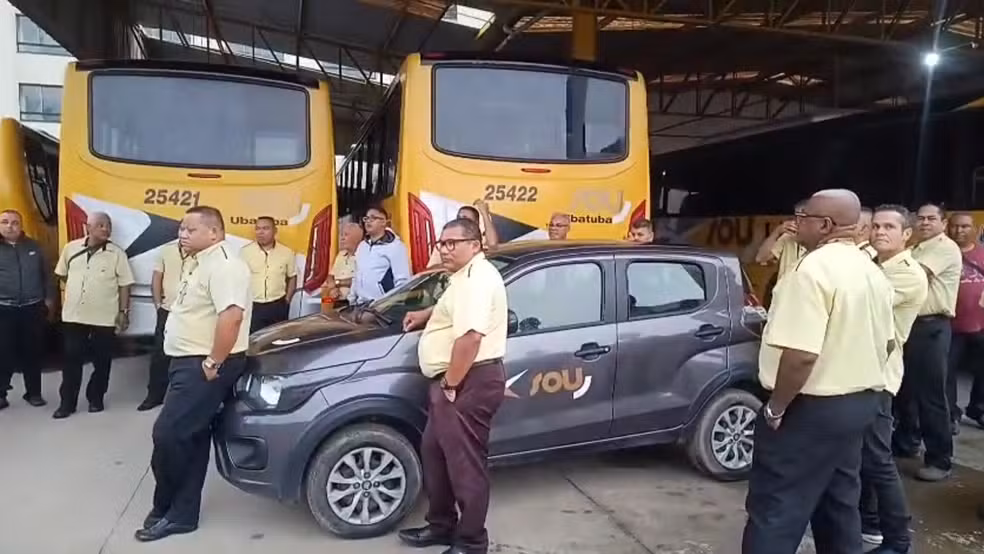 Protesto de motoristas do transporte público de Caraguatatuba e Ubatuba