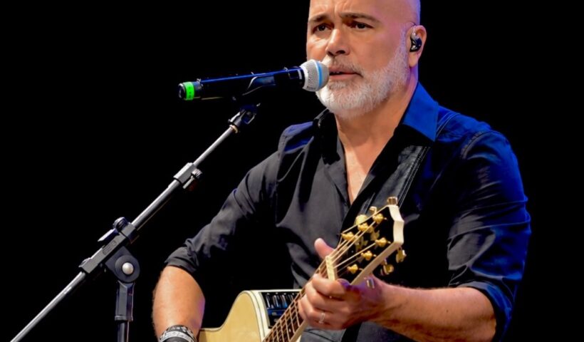 Cantor Rick, da dupla com Renner, morre aos 59 anos em queda de helicóptero em SC