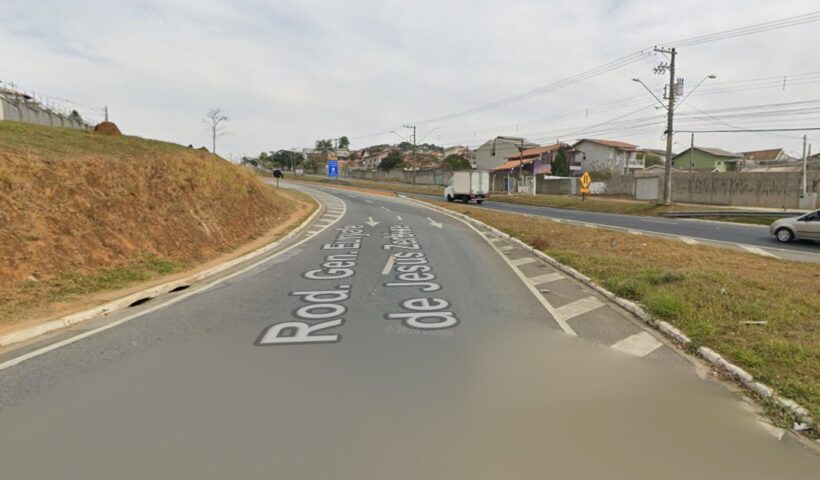 Motociclista morre após colisão com carro em Jacareí