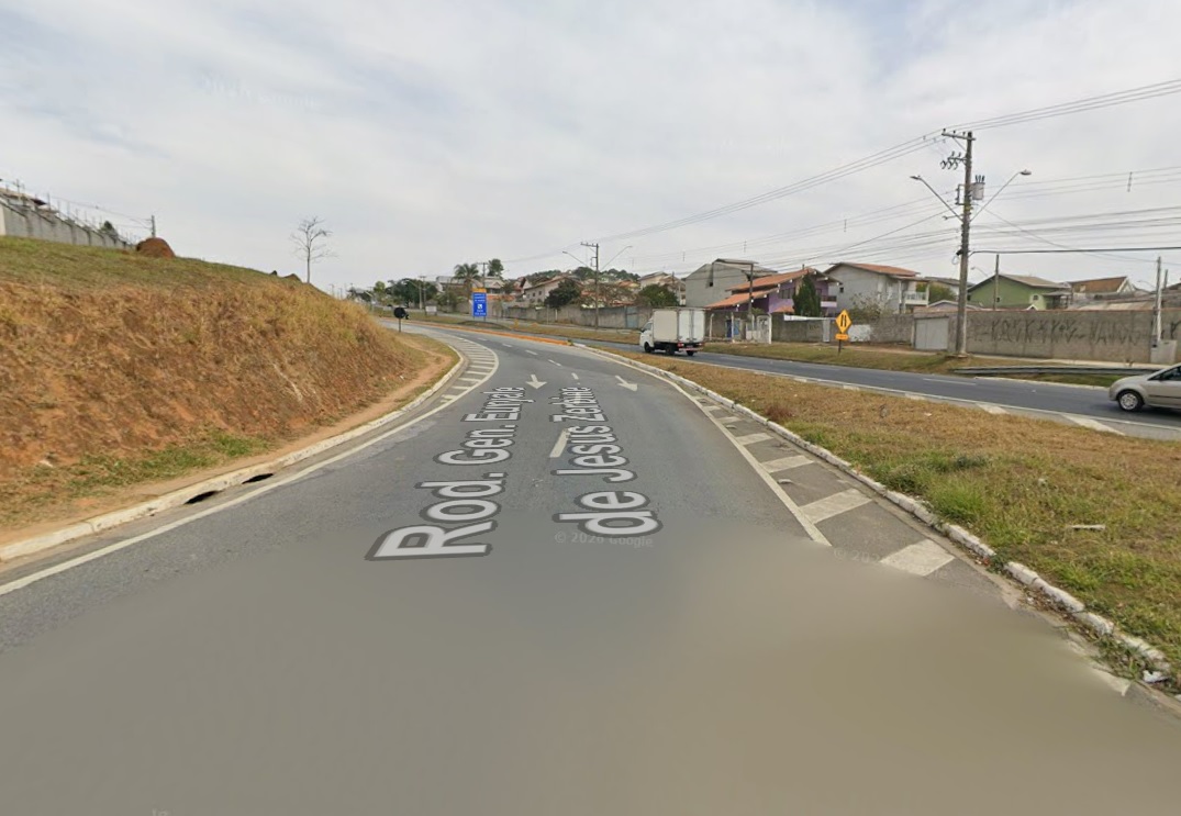 Motociclista morre após colisão com carro em Jacareí