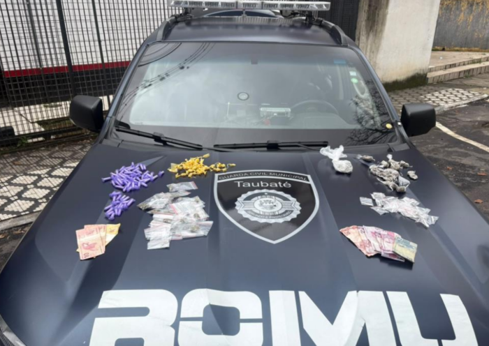 GCM apreende dois adolescentes com drogas durante ocorrência no bairro Esplanada Santa Terezinha, em Taubaté.