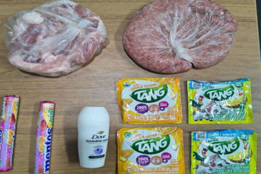 Homem é preso em flagrante suspeito de furtar carnes, sucos, doces e desodorante de supermercado em Tremembé.