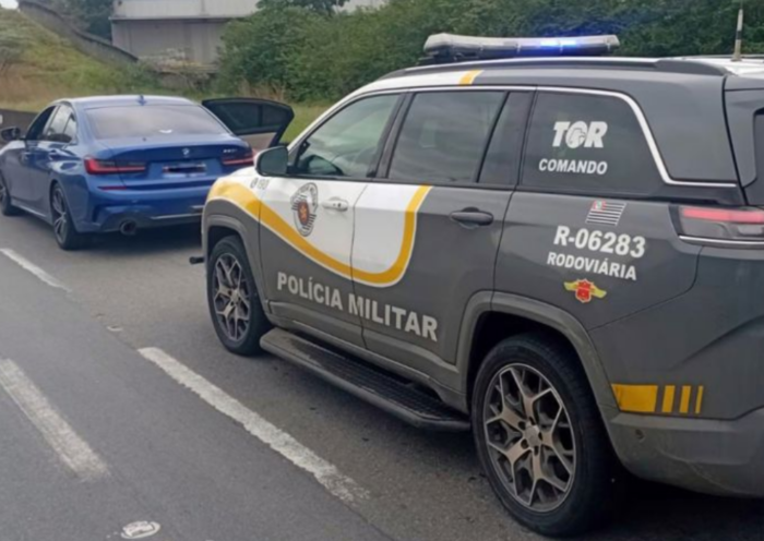 omem de 26 anos é preso no Rodoanel após suspeita de agredir a esposa e fugir de São José dos Campos com a vítima.