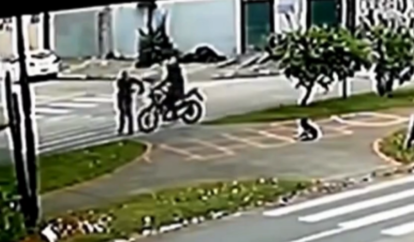 Homem sofre atropelamento enquanto atravessava faixa de pedestres no bairro Morumbi, em São José dos Campos.