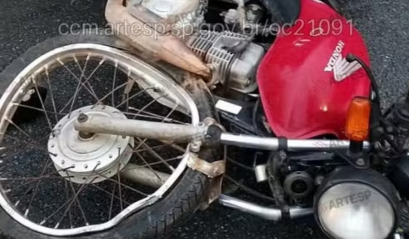 Motociclista morre após bater na traseira de uma carreta que estava parada por pane na Rodovia Dom Pedro I, em Igaratá.