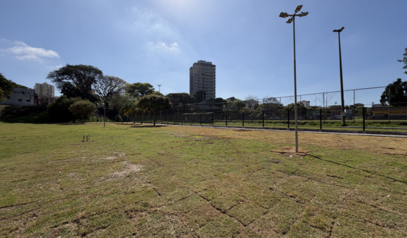 Prefeitura conclui restauração da Praça João do Pulo, em São José dos Campos, com melhorias na drenagem, passeio e área verde.
