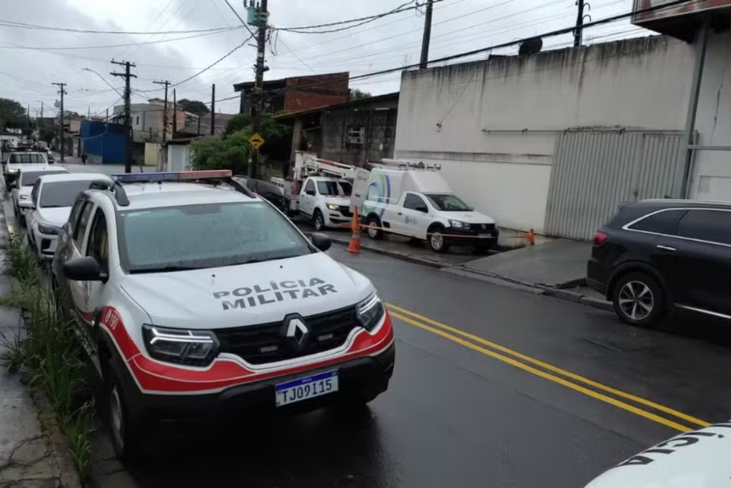 Padaria mantém ligação irregular de energia durante operação policial em Taubaté. EDP estima prejuízo de R$ 10 mil.