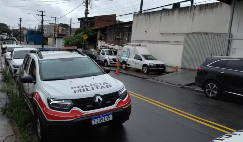 Padaria mantém ligação irregular de energia durante operação policial em Taubaté. EDP estima prejuízo de R$ 10 mil.