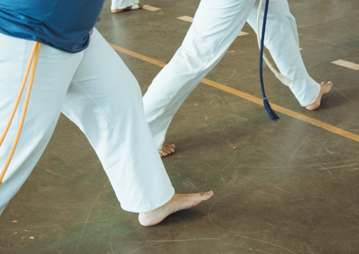 Jacareí abre inscrições para aulas gratuitas de capoeira no projeto Tatame Cidadão. Atividade pessoas a partir de 12 anos.