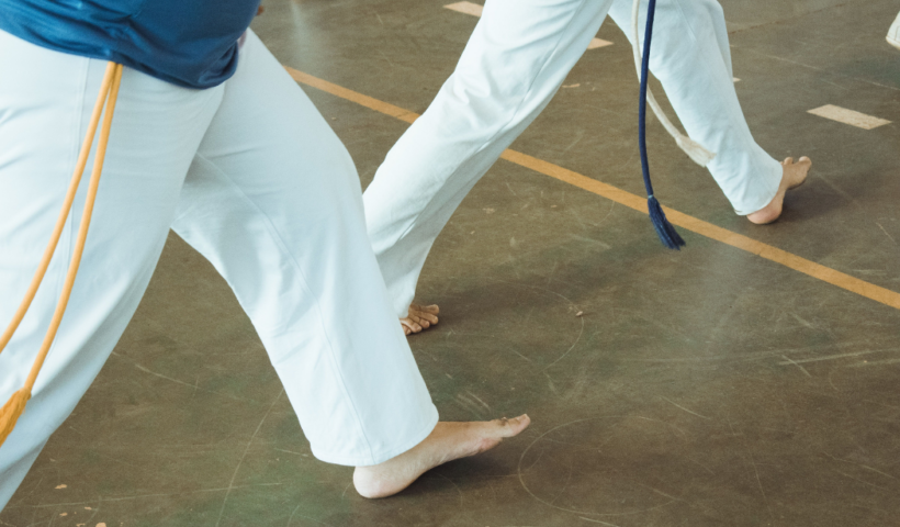 Jacareí abre inscrições para aulas gratuitas de capoeira no projeto Tatame Cidadão. Atividade pessoas a partir de 12 anos.