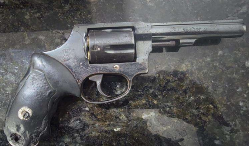 Homem é preso em Caraguatatuba após homicídio em Boiçucanga, em São Sebastião. Polícia apreendeu arma, munições, drogas e um jabuti.