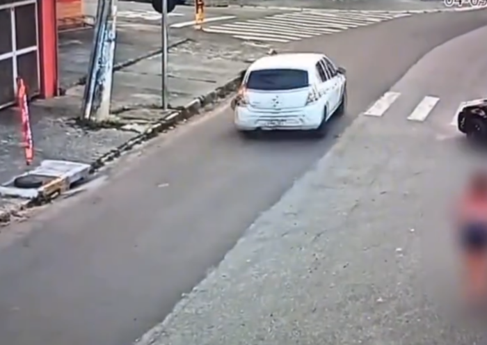 Passageira é arrastada por motorista de aplicativo na divisa entre Taubaté e Tremembé. Caso foi registrado como lesão corporal e roubo.