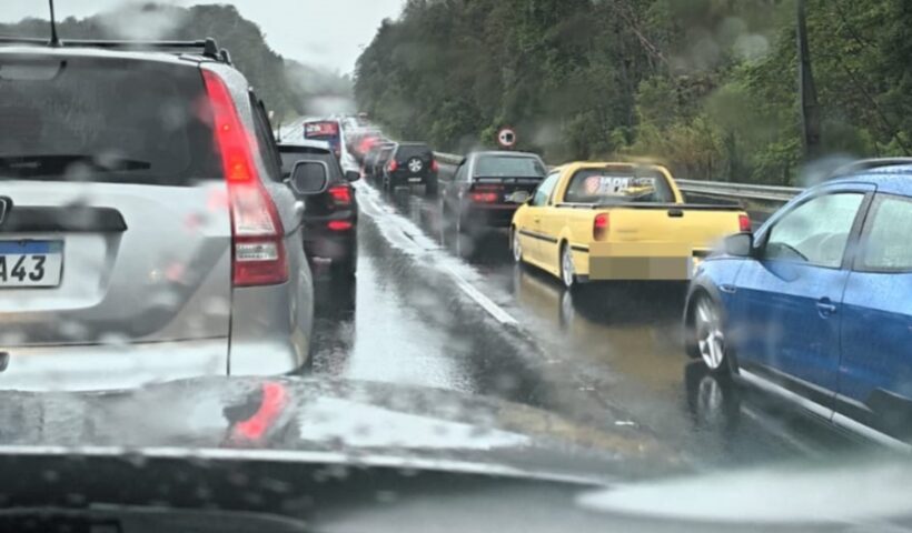 SERRA ANTIGA FECHADA: chuva provoca operação especial na Tamoios e exige atenção de motoristas no Vale e Litoral Norte