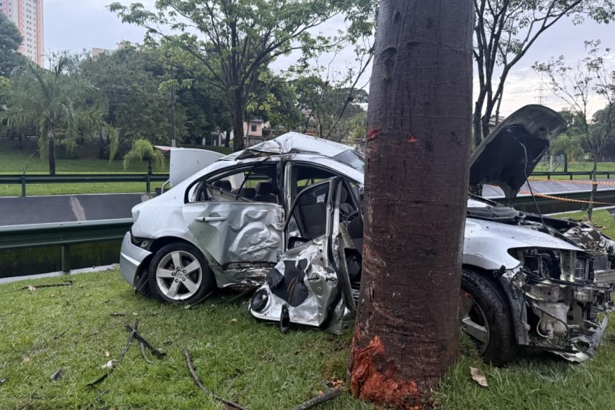 quatro pessoas ficaram feridas no acidente