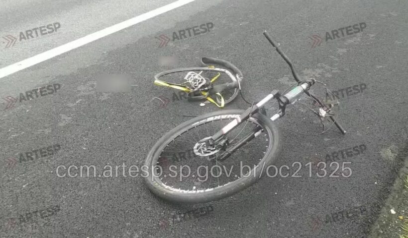 Ciclista morre e outros dois ficam feridos após serem atingidos por caminhão na Carvalho Pinto