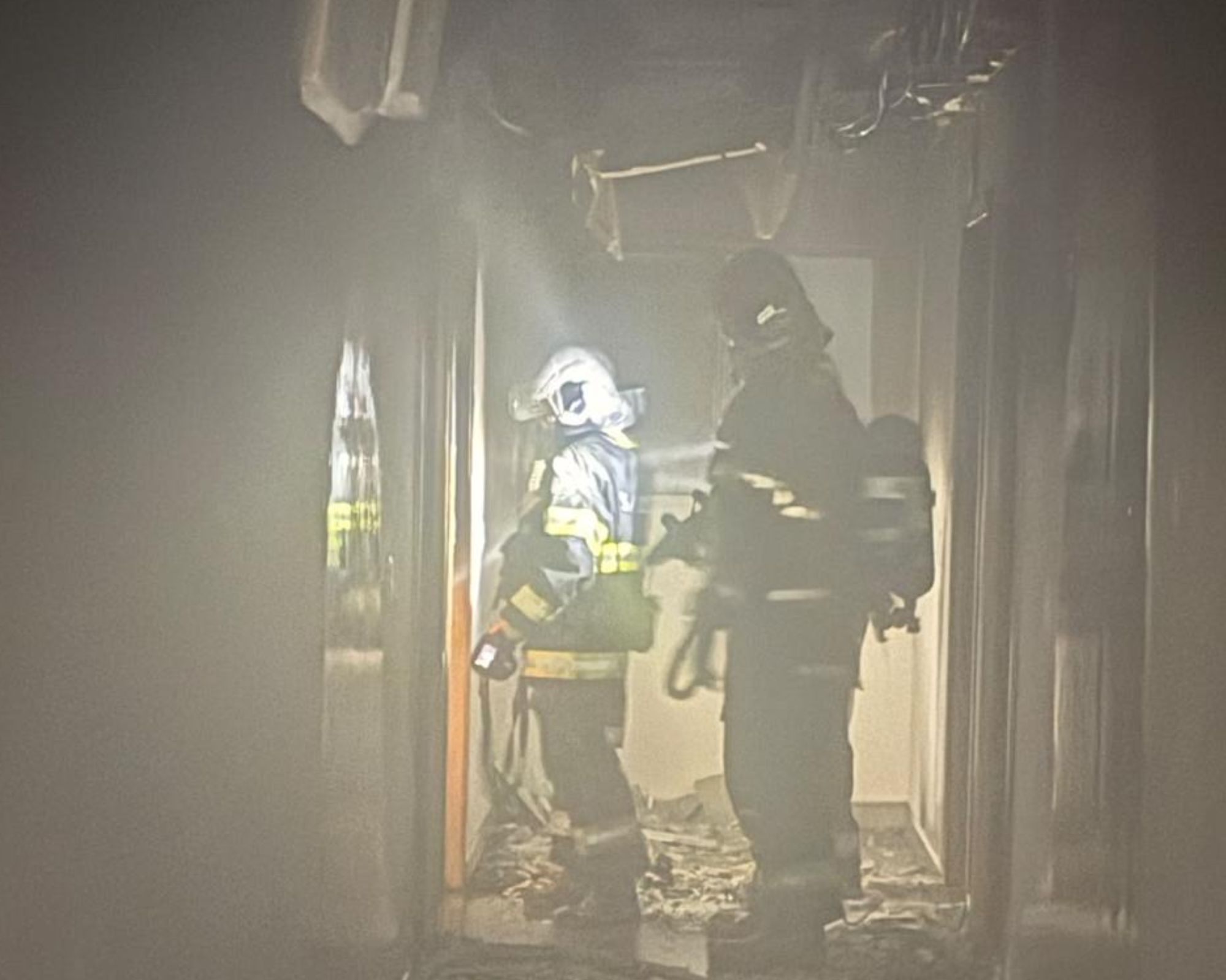 Após fogo em tapete, incêndio destrói apartamento em Pinda
