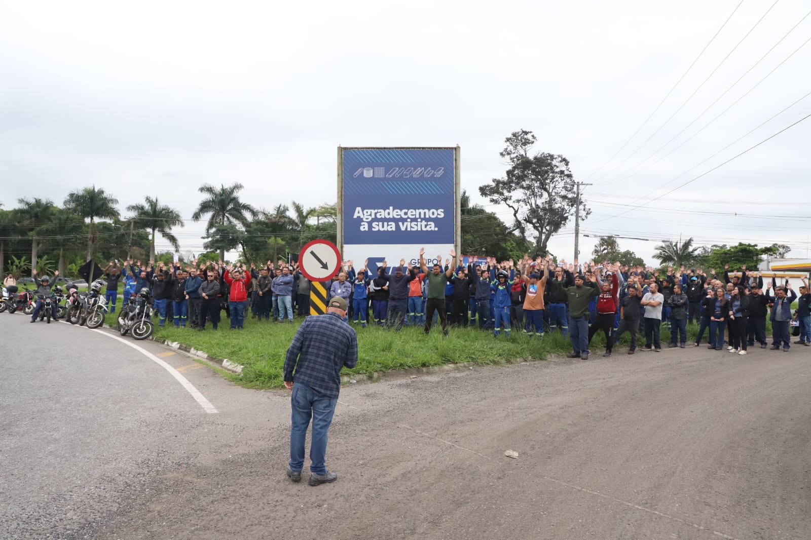 Trabalhadores da GV do Brasil entram em greve em Pindamonhangaba