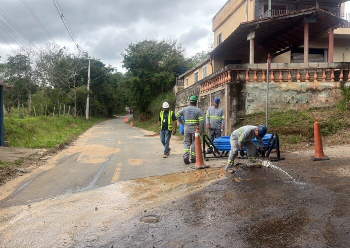 Obras de saneamento no Capuava em São José dos Campos