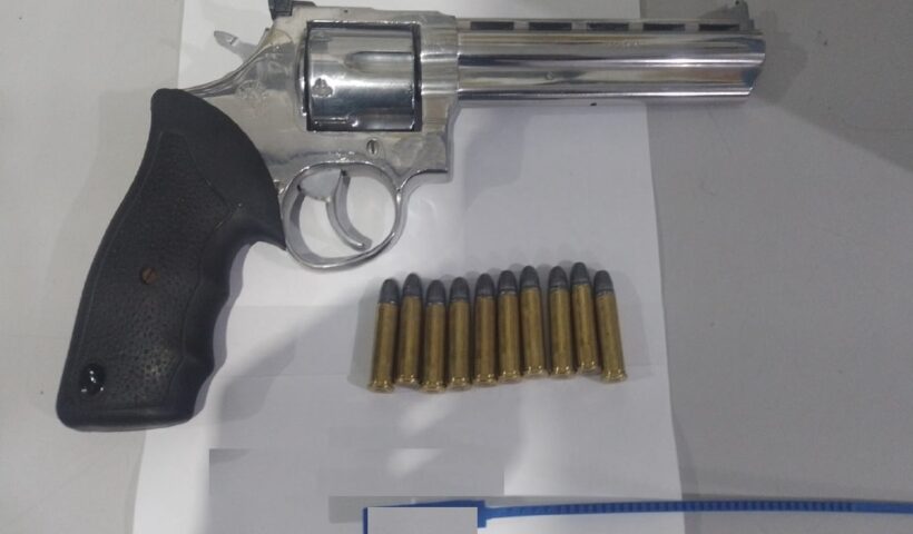 Homem usa arma com numeração raspada para dar tiros e diz que "era só um teste"; ele foi preso em Jacareí